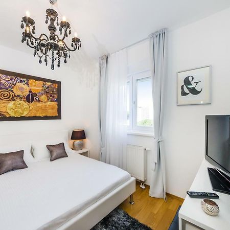 Studio Apartment K & K With Free Garage ซาดาร์ ภายนอก รูปภาพ