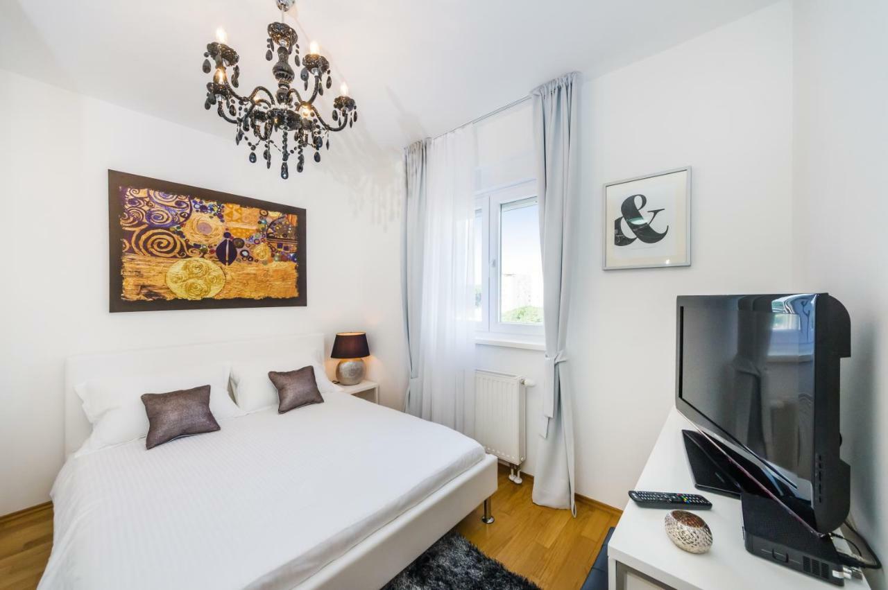 Studio Apartment K & K With Free Garage ซาดาร์ ภายนอก รูปภาพ