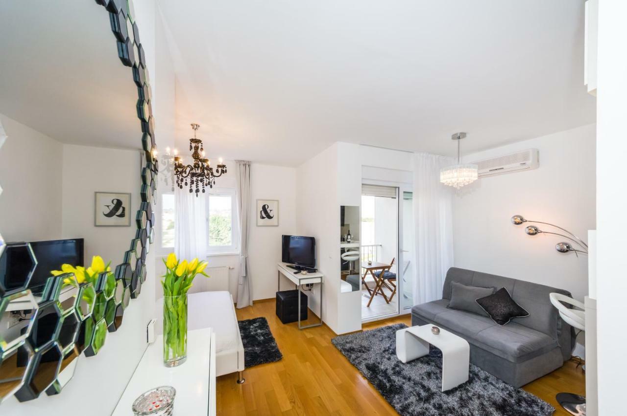 Studio Apartment K & K With Free Garage ซาดาร์ ภายนอก รูปภาพ