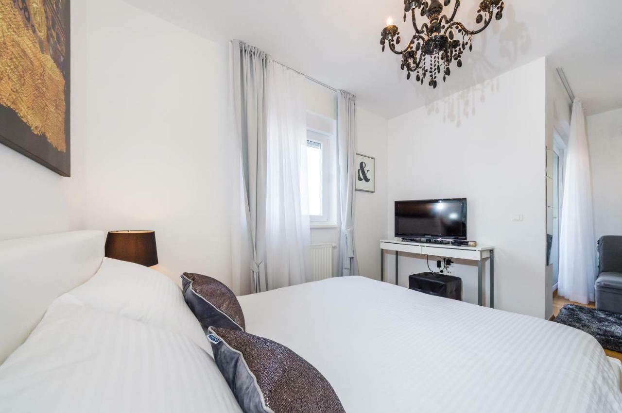 Studio Apartment K & K With Free Garage ซาดาร์ ภายนอก รูปภาพ
